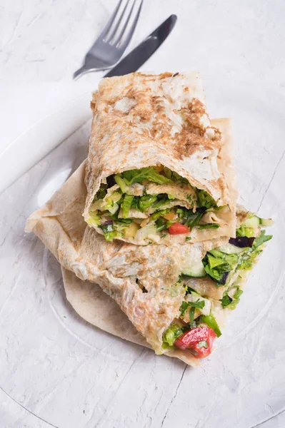 Vegetarian halfs of shawarma sandwich roll. served in provence s — Stock Photo, Image
