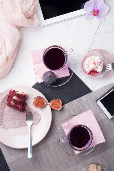 Life style set at meeting in cafe.Thai blue, Butterfly pea tea s — Stock Photo, Image