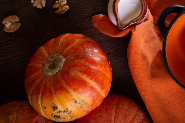 Ripe Orange Pumkins Served Wooden Brown Table Orange Bowl Flat — Stock Photo, Image