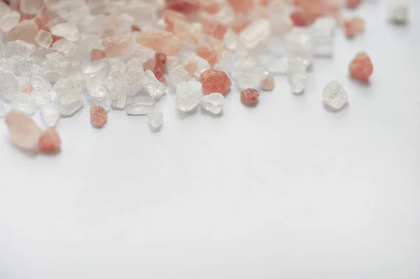 tuz kristalleri ile beyaz arka plan