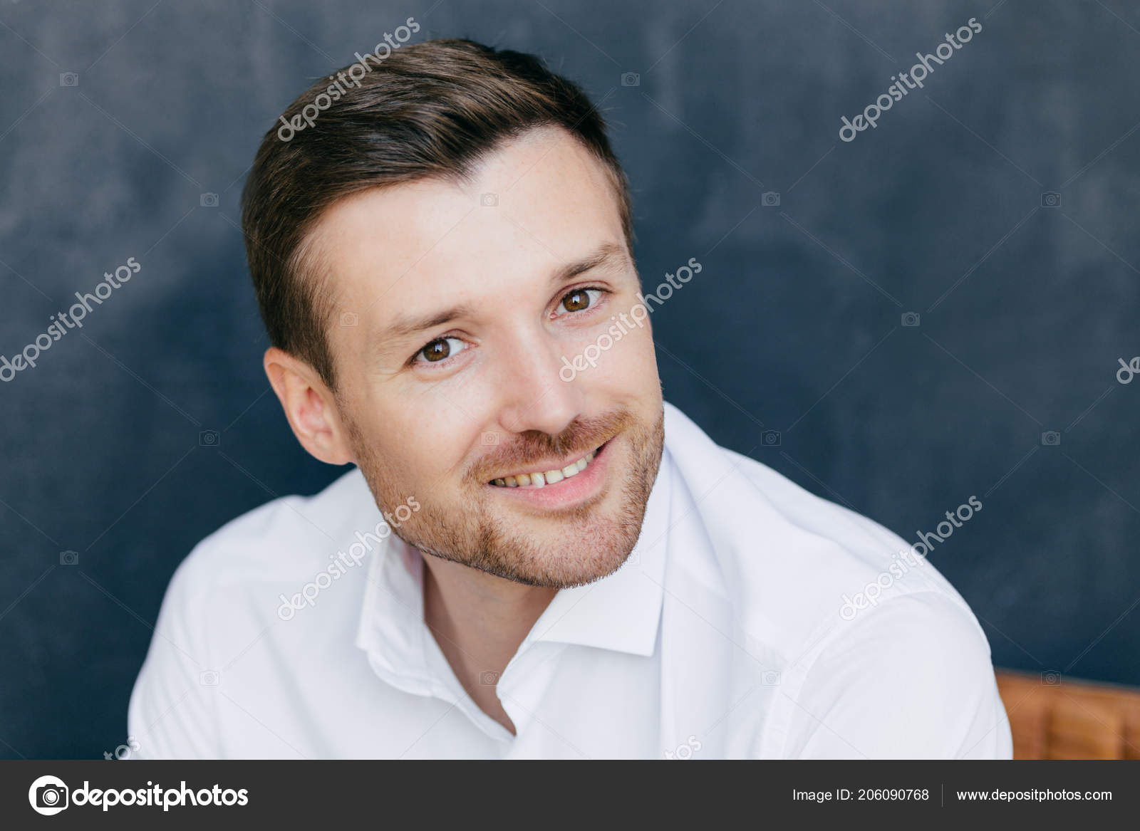 Sin Con Guapo Foto Afeitar Camisa — Vestidas Hombre Cerdas cTl3FJK1