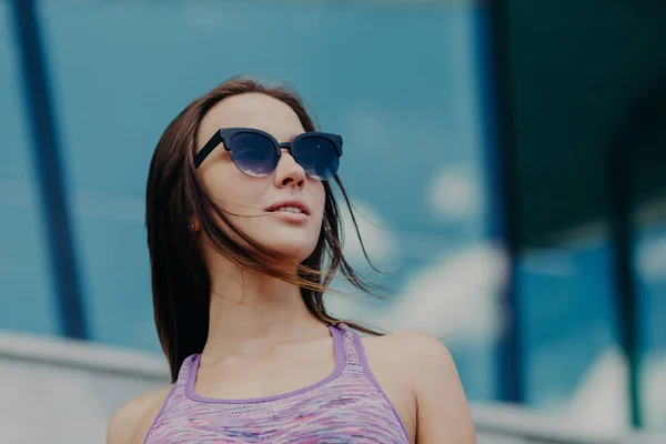 Outdoor Shot Attractive Young Sportswoman Trendy Shades Purple Top Looks — Stock Photo, Image