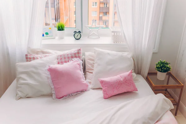 Horizontal Shot Bed White Bedclothes Soft Pillows Window Green Plant — Stock Photo, Image