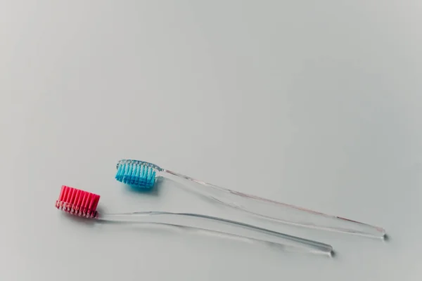 Concepto Higiene Bucal Dental Cepillos Dientes Plástico Contra Fondo Blanco — Foto de Stock