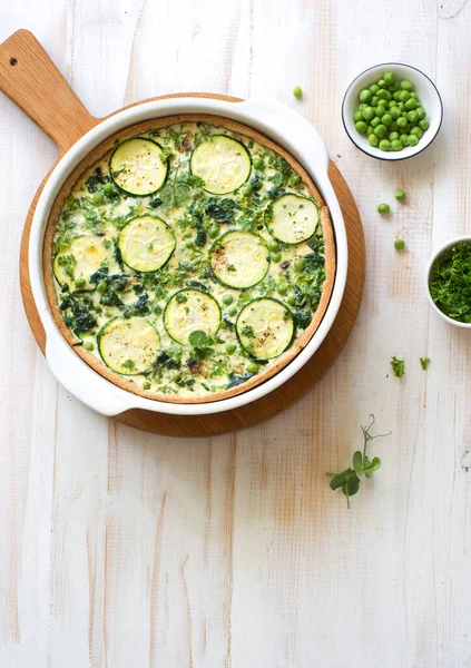 Házi Készítésű Cukkini Zöldség Sajtos Rusztikus Pite Quiche Lapos Fekvés — Stock Fotó