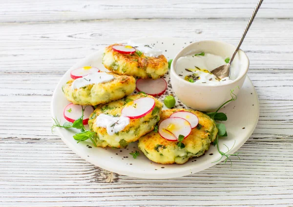 Cottage Cheese Pancakes Spinach Served White Plate Close — Stock Photo, Image