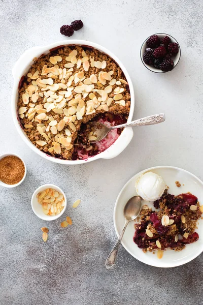 Cramble Berries Apples Almond Ball Vanilla Ice Cream Gray Stone — Stock Photo, Image