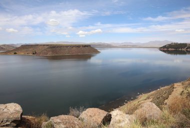 Umayo gölde arkeolojik Site Sillustani. Puno bölge. Peru