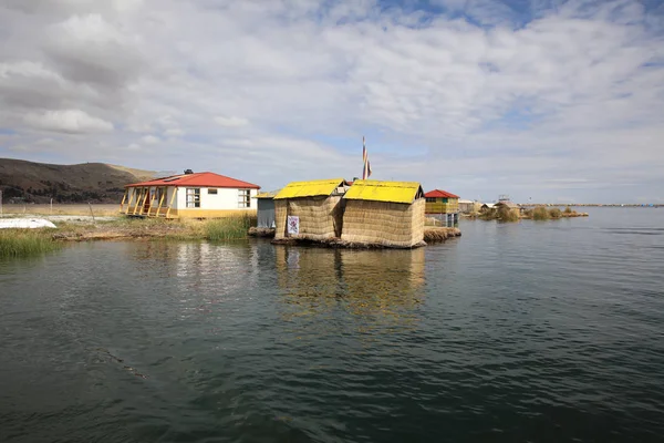 Puno Pérou Octobre 2018 Les Îles Flottantes Uros Dans Lac — Photo