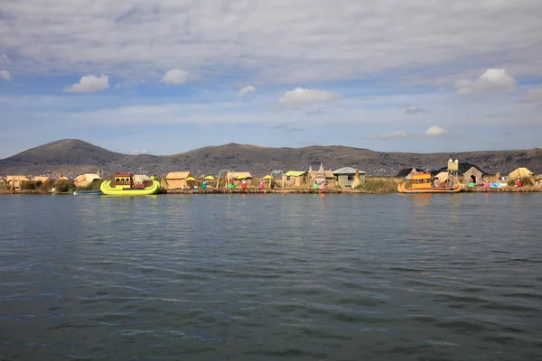 Puno Pérou Octobre 2018 Les Îles Flottantes Uros Dans Lac — Photo