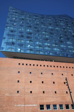Hamburg, Almanya - 15 Mayıs 2019: Elbphilharmonie Hamburg'un yeni simgesi - Hafencity District'te. Almanya