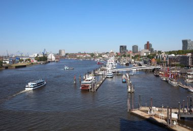 Hamburg, Almanya 15 Mayıs 2019: Hamburg Limanı, Hamburg'da Elbe Nehri üzerinde bir Deniz Limanı. Almanya