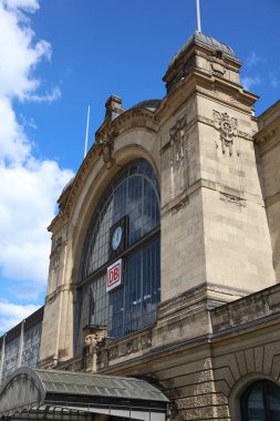 Hamburg, Almanya - 15 Mayıs 2019: Hamburg'daki Dammtor Tren İstasyonu. Almanya