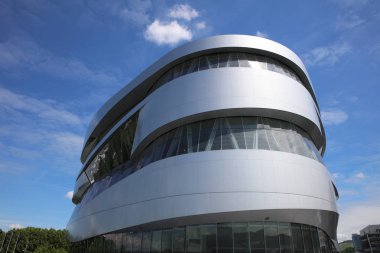 Stuttgart, Almanya 31 Mayıs 2019: Stuttgart Mercedes-Benz Müzesi. Bu Bad Cannstatt ve Mercedes Benz Welt bir parçası bulunmaktadır. Baden-Wurttemberg başkenti - Stuttgart konumlar biri 2006 yılında inşa