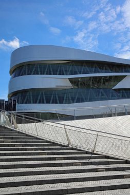 Stuttgart, Almanya 31 Mayıs 2019: Stuttgart Mercedes-Benz Müzesi. Bu Bad Cannstatt ve Mercedes Benz Welt bir parçası bulunmaktadır. Baden-Wurttemberg başkenti - Stuttgart konumlar biri 2006 yılında inşa