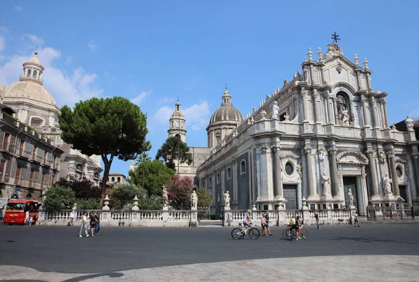 Catania Itálie Srpna 2017 Lidé Před Katedrálou Santa Agatha Catánii — Stock fotografie