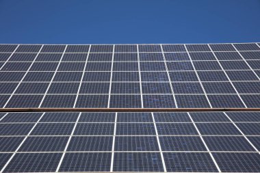 Almanya 'da Güneş Panelleri ile Çatı