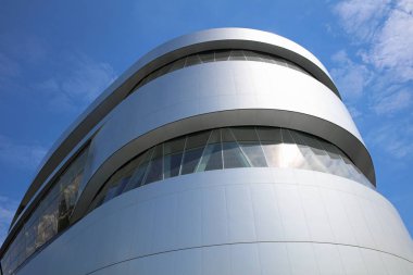 Stuttgart, Almanya 31 Mayıs 2019: Stuttgart Mercedes-Benz Müzesi. Bu Bad Cannstatt ve Mercedes Benz Welt bir parçası bulunmaktadır. Baden-Wurttemberg başkenti - Stuttgart konumlar biri 2006 yılında inşa