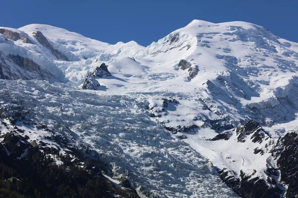 蒙特布兰克峰从米迪市的Aiguille — 图库照片