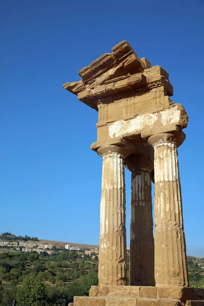 Znovu Smontované Pozůstatky Chrámů Castor Pollux Údolí Chrámů Archeologický Areál — Stock fotografie