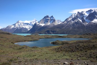 Torres del Paine Millî Parkı içinde göl Pehoe. Patagonya. Şili