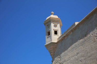 Senglea Burçları'nın ucundaki Muhafız Kulesi. Malta