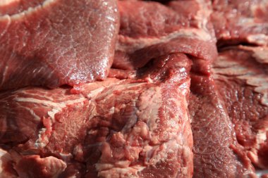 Tabakta çiğ et yanakları