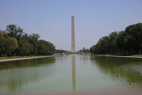 Washington Usa Května 2019 Washington Column Turisté Lincoln Memorial Reflecting — Stock fotografie