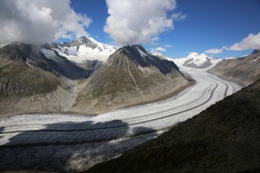 Bernese Alplerinde Aletsch Buzulu. İsviçre. Avrupa