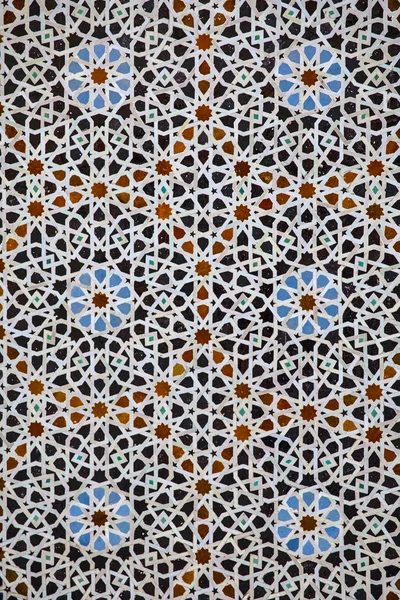 Mosaico em Madrasa Bou Inania, Fez, Marrocos — Fotografia de Stock