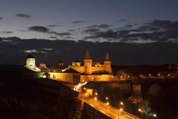 Castillo de Kamianets-Podilskyi al atardecer — Foto de Stock