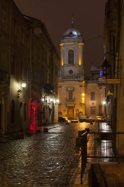 Домініканський Костел і монастир у Львові — стокове фото