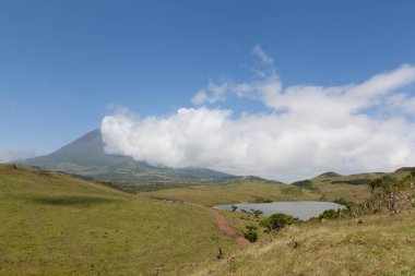 Bulutlu Pico Dağı