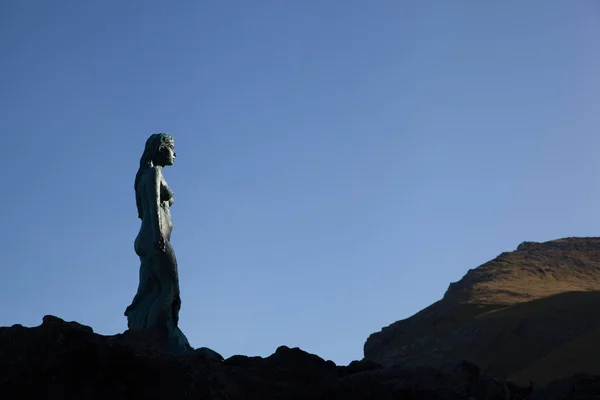 Mikladalur, Kalsoy, Faroe Adaları - 20 Eylül 2019: Fok Kadın Anıtı