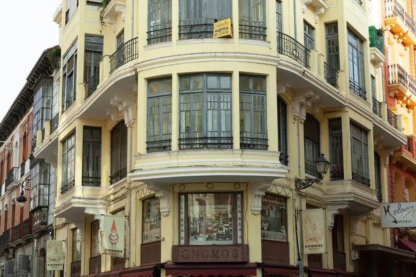 Oviedo España Diciembre 2018 Arquitectura Calle Ancha Tienda Souvenirs Gnomos — Foto de Stock