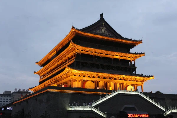 China Juni 2011 Der Glockenturm Von Der Abenddämmerung — Stockfoto