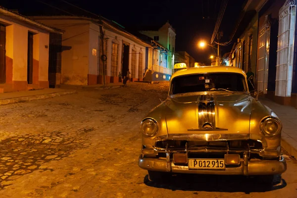 Trinidad Cuba Febrero 2015 Taxi Vintage Por Noche — Foto de Stock