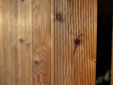 Güzel desenli ahşap panellerin yakın çekimi, kırsal dekor için doğal tahıl ve tonlar sergileniyor. Herhangi bir iç mekanda sıcaklığı arttırmak için mükemmel..