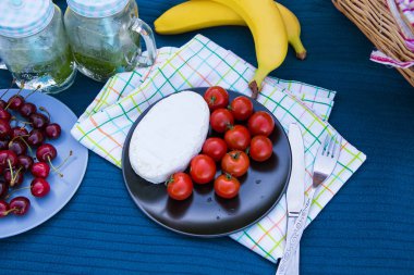 doğa üzerinde piknik