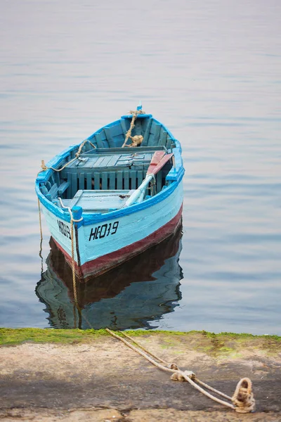 Nesebray-Bulgaria 'da yatlar ve tekneler. Yaz, güneş, deniz.