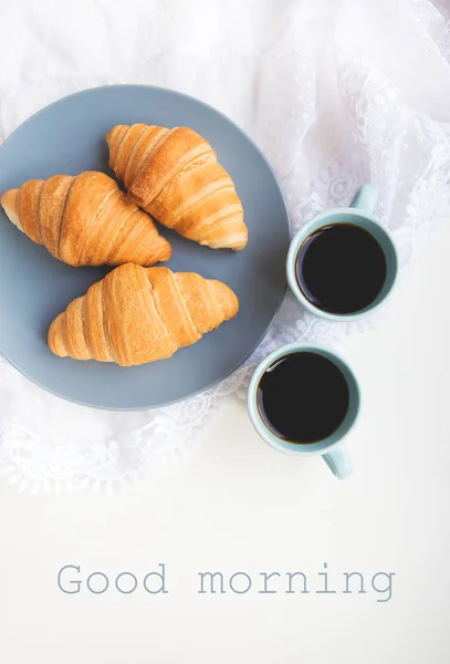 Kopp kaffe med croissant — Stockfoto