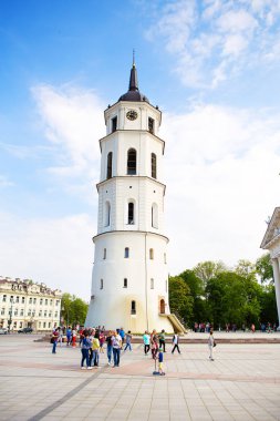 Vilnius şehrinin güzel gökyüzü çan kulesinin manzarası