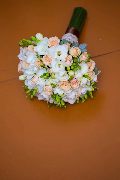 Vacker brudbukett av rosor närbild — Stockfoto