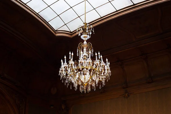 Ancient chandelier in the hall of the House of Scientists — Stock Photo, Image