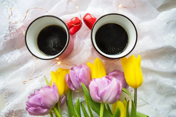 Beautiful Morning Two Cups Coffee Bouquet Bright Tulips — Stock Photo, Image