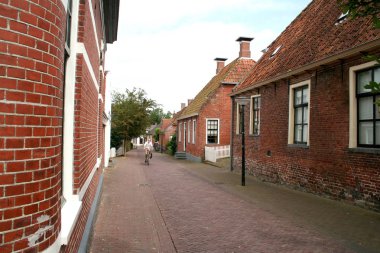 Hollanda, Hollanda, Hollanda, Groningen, Winsum, Temmuz 2016:Street görünümünde Winsu Köyü