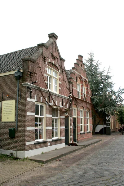 オランダ オランダ オランダ 北ブラバント州 Woudrichem があります 2016 Woudrichem の典型的な形態 — ストック写真