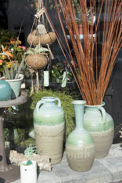 Hollanda, Hollanda, Flamanca, Gelderland, Bommelerwaard, Zaltbommel, Temmuz 2017: dekoratif vitrin