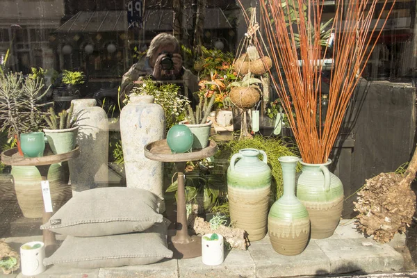 Hollanda, Hollanda, Flamanca, Gelderland, Bommelerwaard, Zaltbommel, Temmuz 2017: dekoratif vitrin