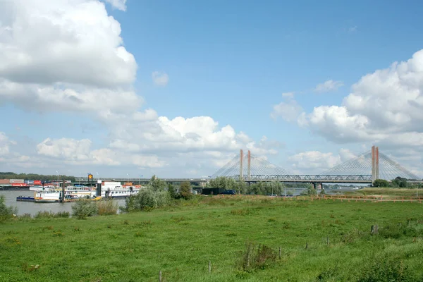 Netherlands Holland Dutch Gelderland Bommelerwaard Zaltbommel July 2017 Ship Sailiing — Zdjęcie stockowe